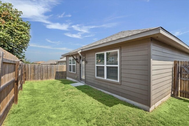 Building Photo - 181 Lake Gln