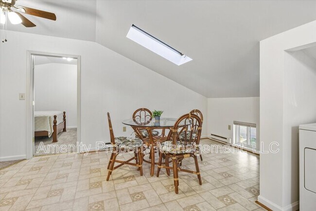 Building Photo - 121 Yorkshire Dr