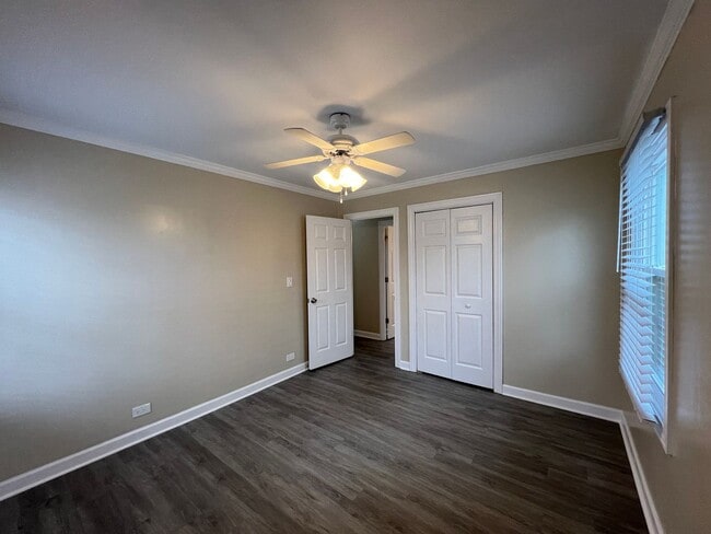 Building Photo - 206 Raupp Blvd