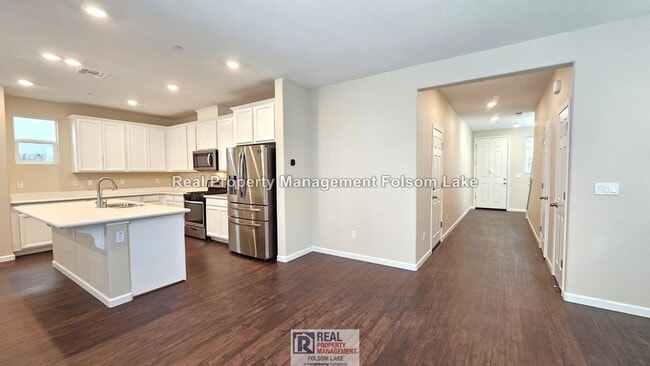 Building Photo - 3 bed 2.5 bath Home | Folsom Ranch - Gated Community | Walk to Dining & Coffee