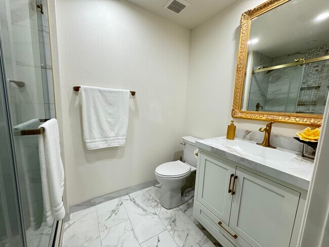 Building Photo - 48728 Desert Flower Dr