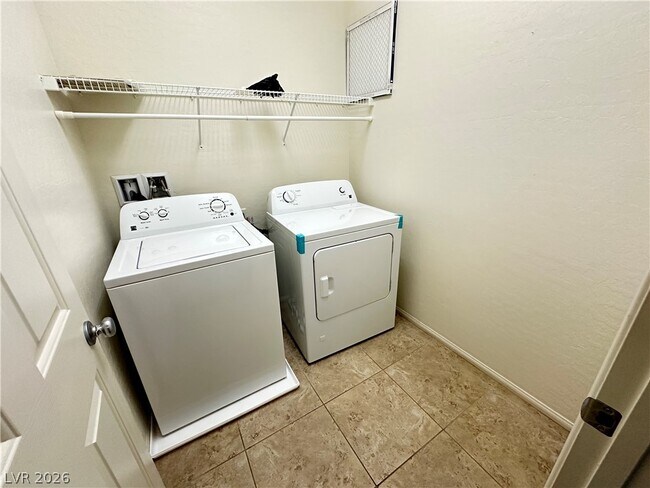 Building Photo - 2503 Venarotta St