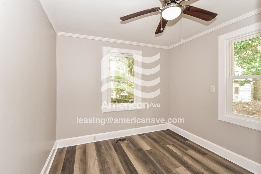 Building Photo - 302 Arbor Dr