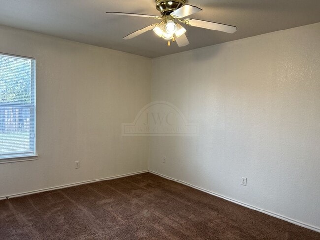 Building Photo - 2318 Wildewood Dr