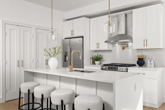 Building Photo - 100 Bennington St