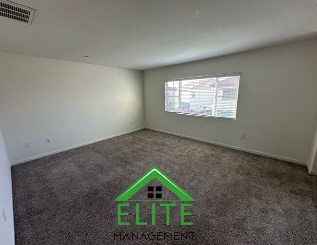 Building Photo - Spacious 4-Bedroom Home in Sought-After No...