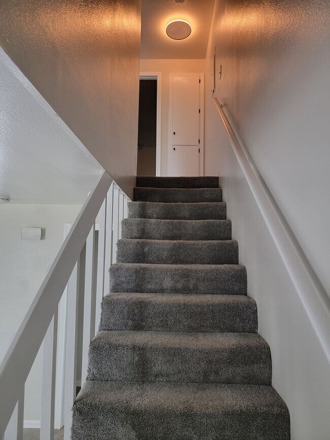 Building Photo - 186-02 Bending