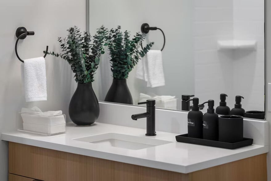 Building Photo - 51 S Broadway