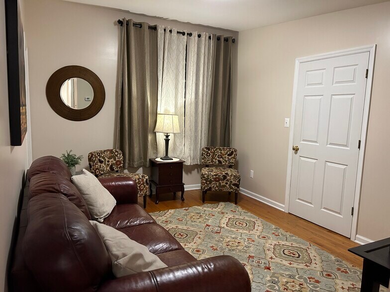 Living room - 277 Snowden Ln
