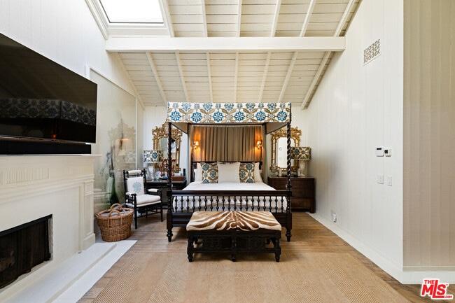 Building Photo - 23618 Malibu Colony Rd