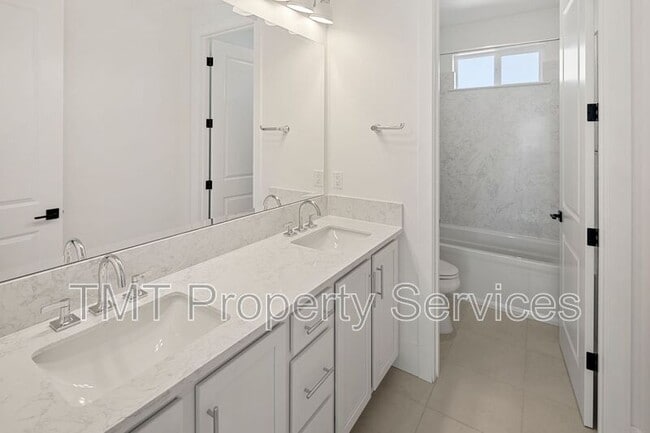 Building Photo - 9041 Ventura St