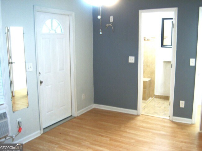 Building Photo - 760 Coventry Township Pl