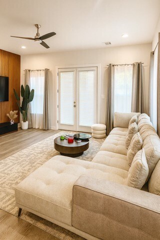 Building Photo - 8419 Woodward St