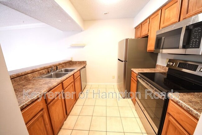 Building Photo - 20 Academy Ln