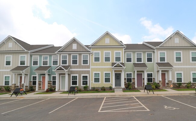 Primary Photo - 1724 Granby Hts Dr