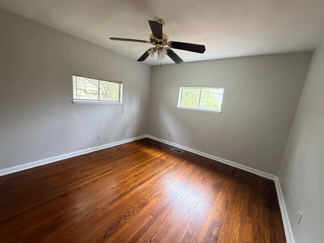 Building Photo - New Listing! - Great opportunity in Little Rock!