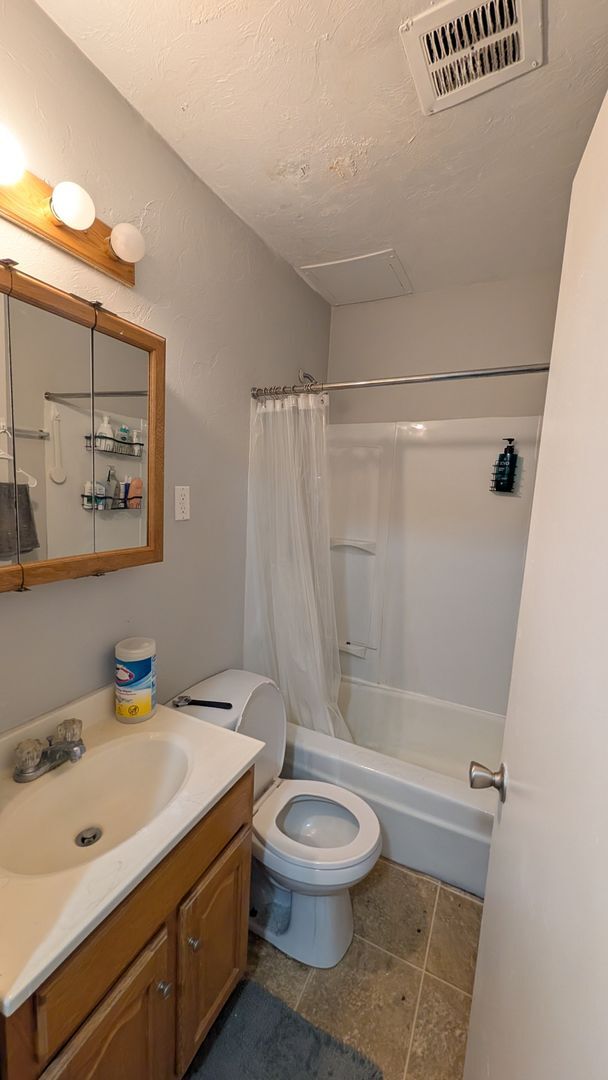 Building Photo - Allston 2 bed!!