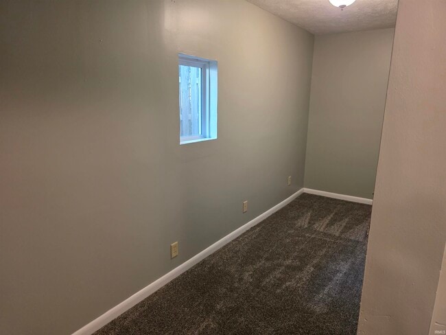 Building Photo - 506 E Hillside Dr