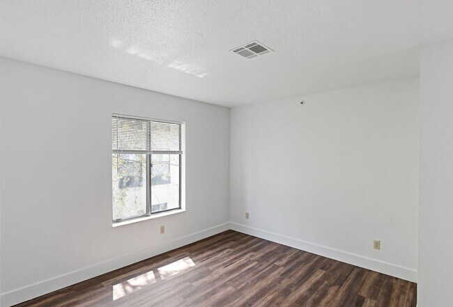 Building Photo - Kilgore Apartments (ANR Kalamazoo Limited ...