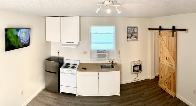 Primary Photo - 1380 East Duval Street, Unit 9