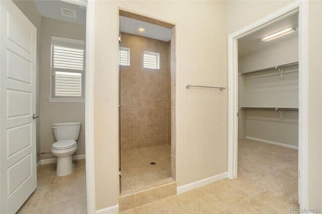 Building Photo - Spacious 4 Bedroom House in Green Valley R...