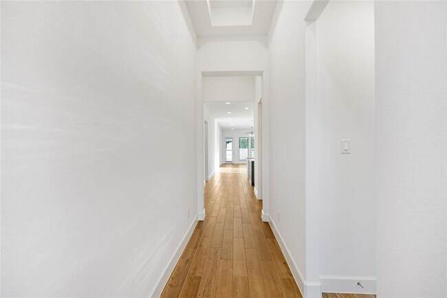 Building Photo - 15906 Golden Trails Ct