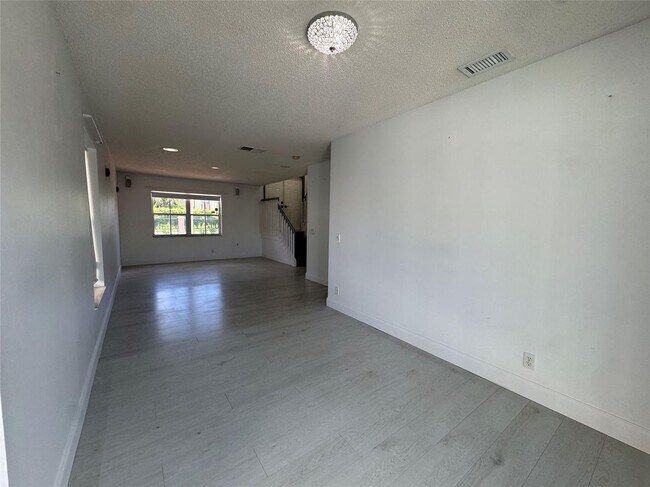 Building Photo - 7481 Santa Monica Dr