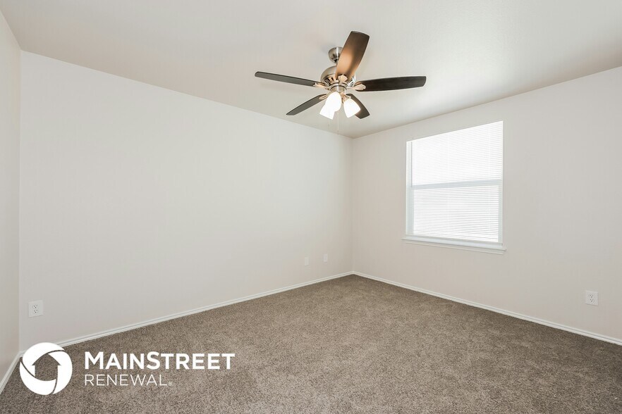 Building Photo - 912 Laredo Plaza