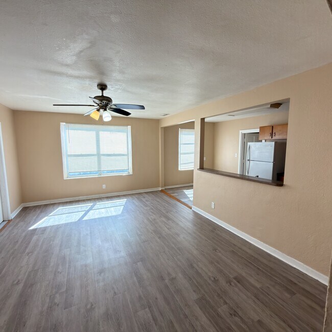 Building Photo - 2621 18th St S