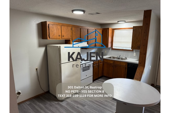 Building Photo - 301 Dalton St