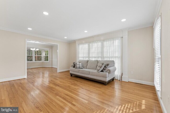 Building Photo - 2302 Tanglevale Dr