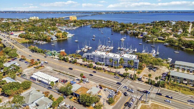 Building Photo - 905 N Harbor City Blvd