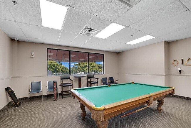 Building Photo - 8980 S Hollybrook Blvd