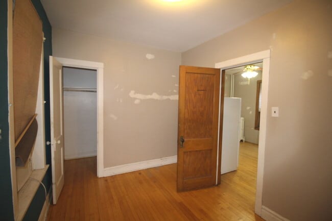 Building Photo - 3905 N Christiana Ave