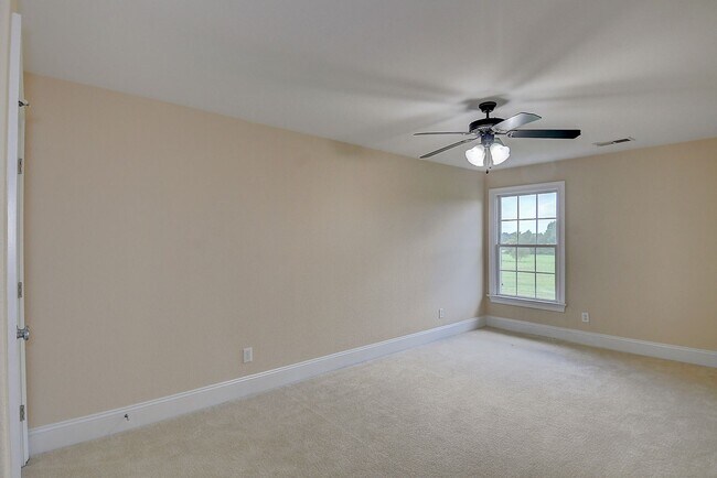 Building Photo - BEAUTIFUL HOME FOR RENT SOUTH CHESAPEAKE!