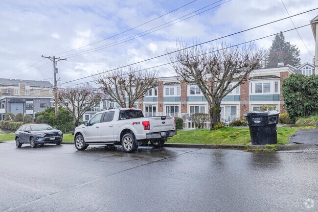 Building Photo - Harbor Place Townhomes