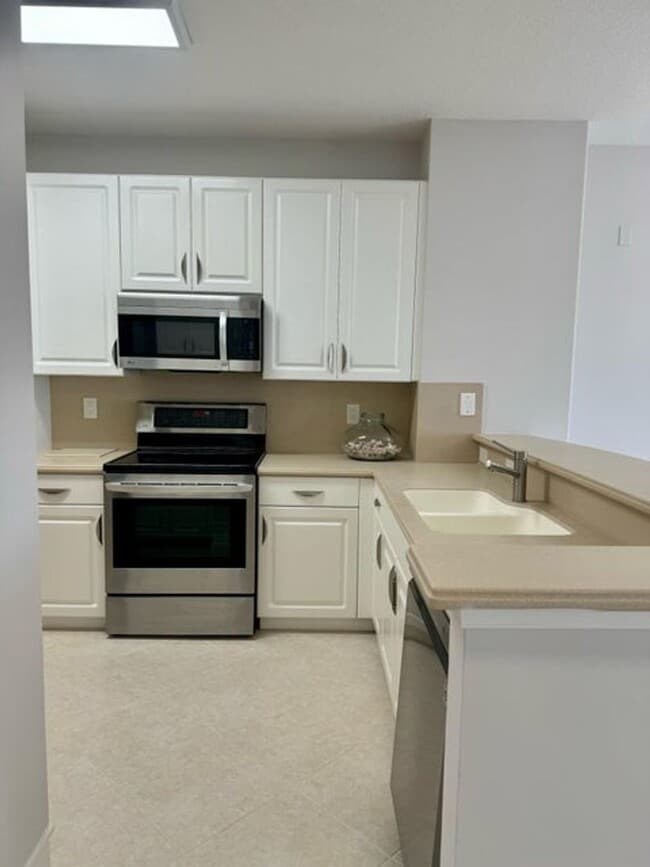 Building Photo - 2820 Black Pine Ct