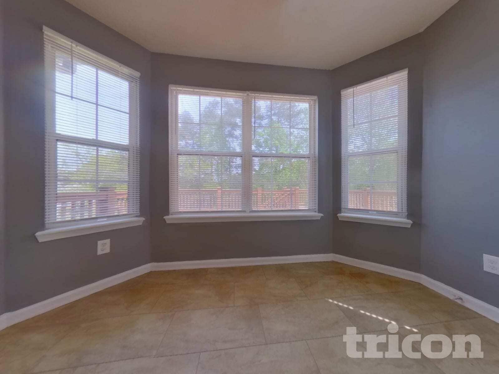 Building Photo - 3020 Lake Park Ct