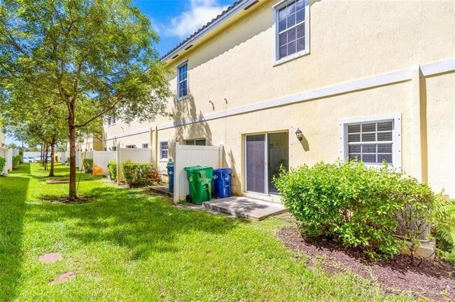 Building Photo - 1102 NW 40th Way