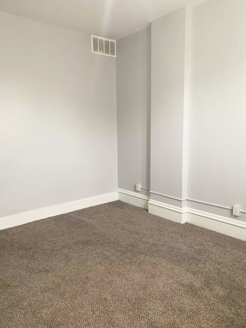 Building Photo - 635-639 Oregon Street