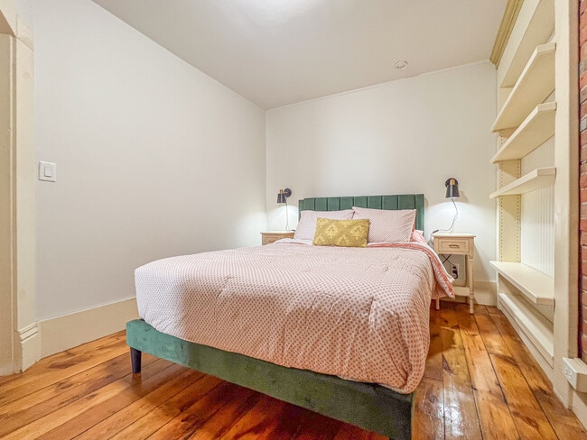 Building Photo - 1175 Iowa St