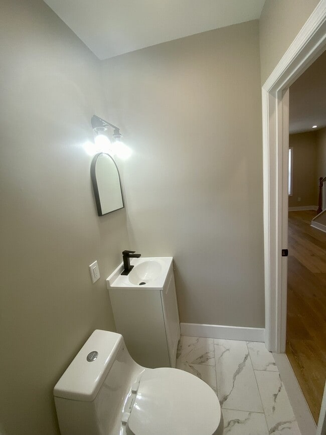 Building Photo - Windsors SFH