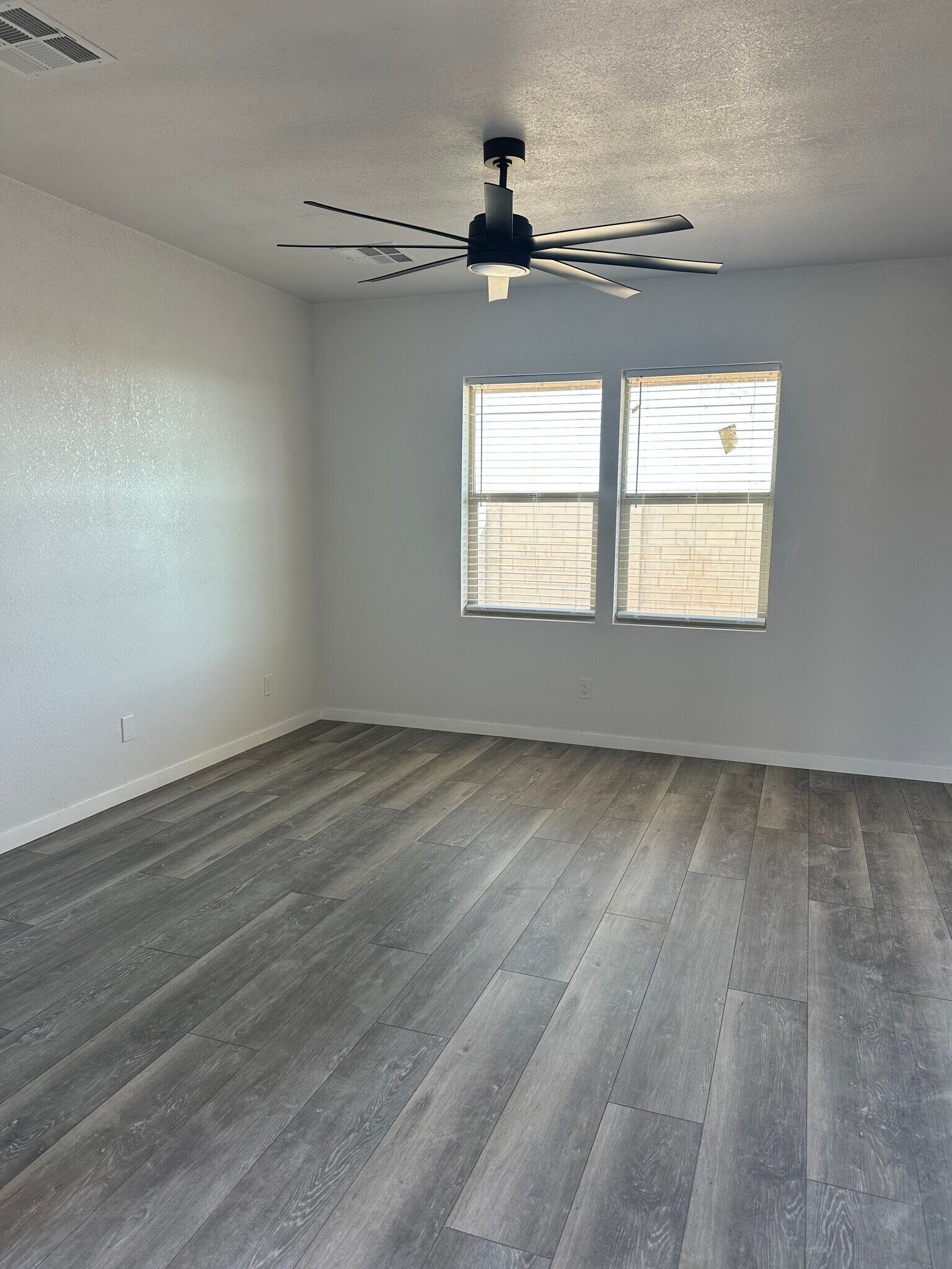 Building Photo - 16049 S Yava Rd