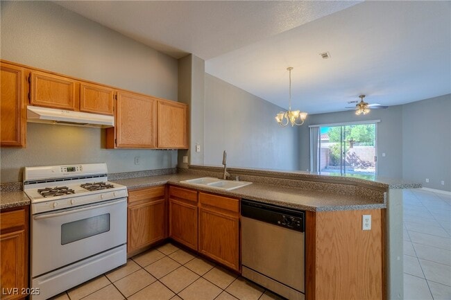 Building Photo - 2804 W Agate Ave