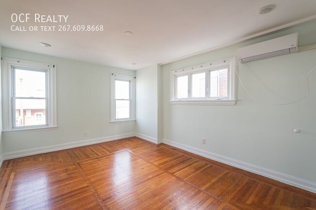 Building Photo - Large One Bed Cobbs Creek Apartment