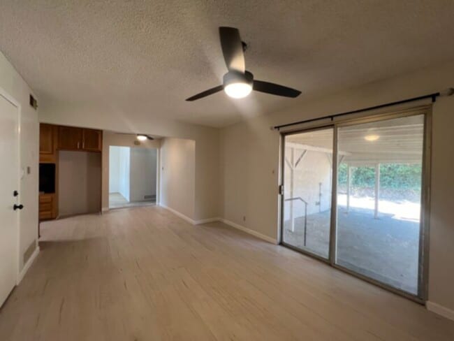 Building Photo - Charming 3 Bedroom, 2 Bathroom Single Family Home with Two Car Garage and Backyard!