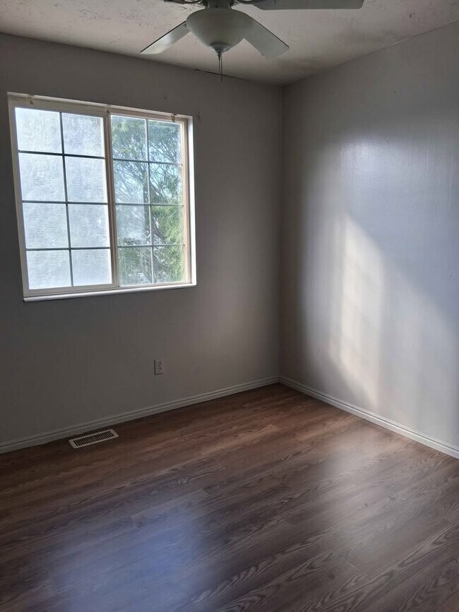 Building Photo - 1258 W 725 N