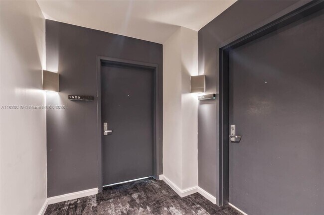 Building Photo - 325 Biscayne Blvd