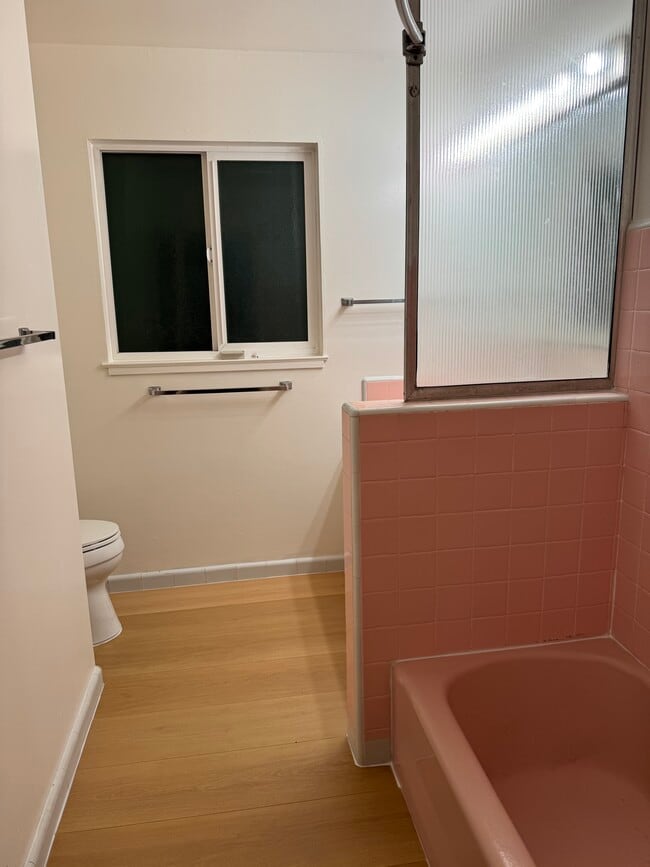 Building Photo - 1105 Plymouth Dr