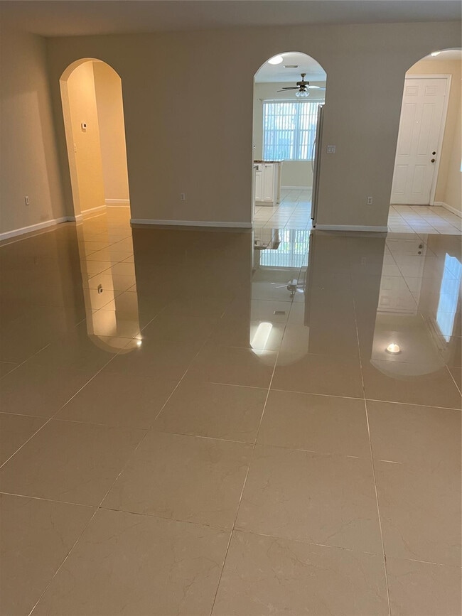 Building Photo - 1506 Fenton Dr